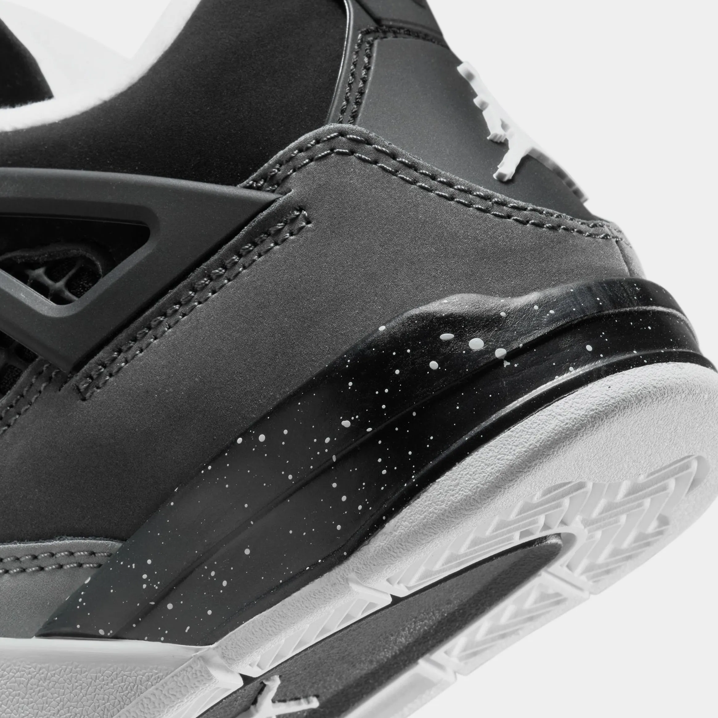 Air Jordan 4 Retro Fear Preschool Lifestyle Shoes (Black/White/Cool Grey/Pure Platinum)