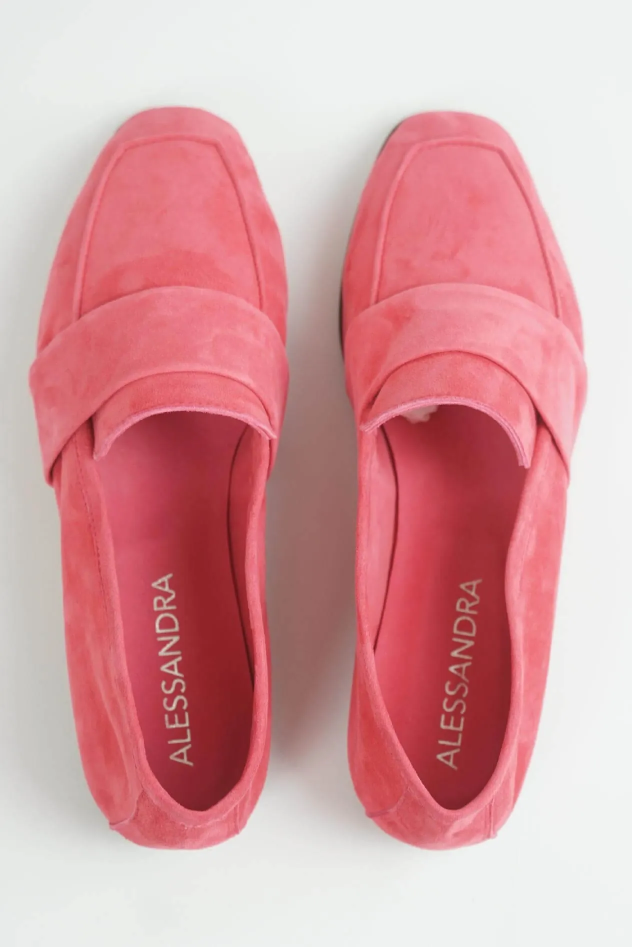 Art. 06 Loafer in Suede Fuchsia