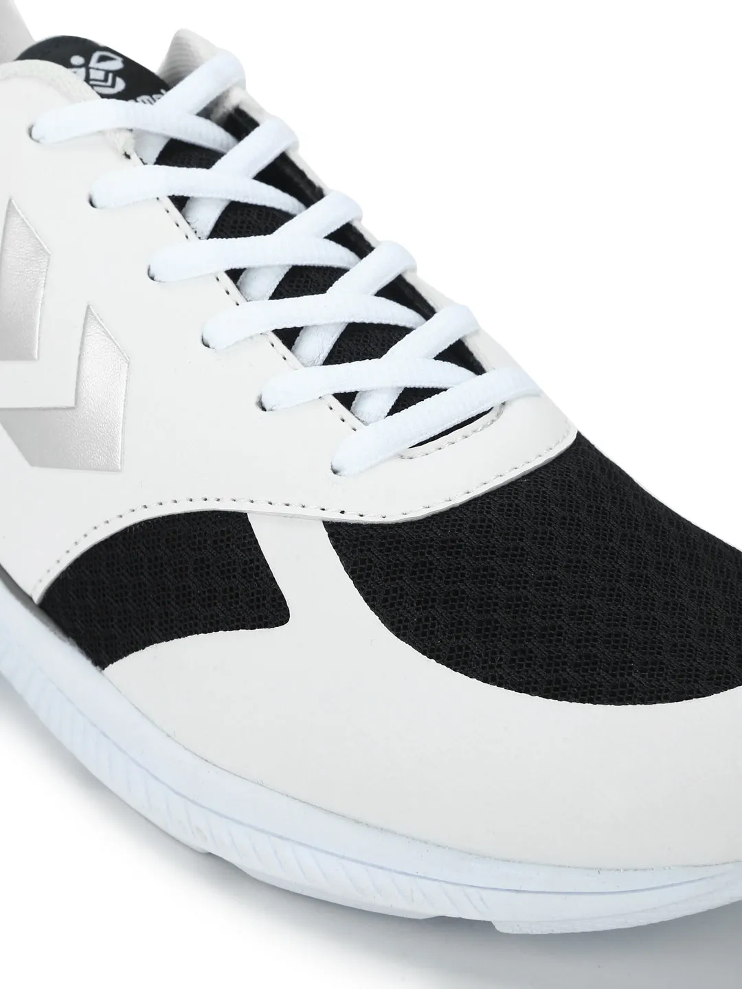 Handewitt Men White Training Shoes