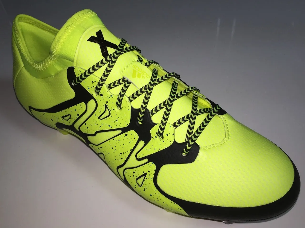 SR4U Laces Neon Yellow/Black Chevron Premium